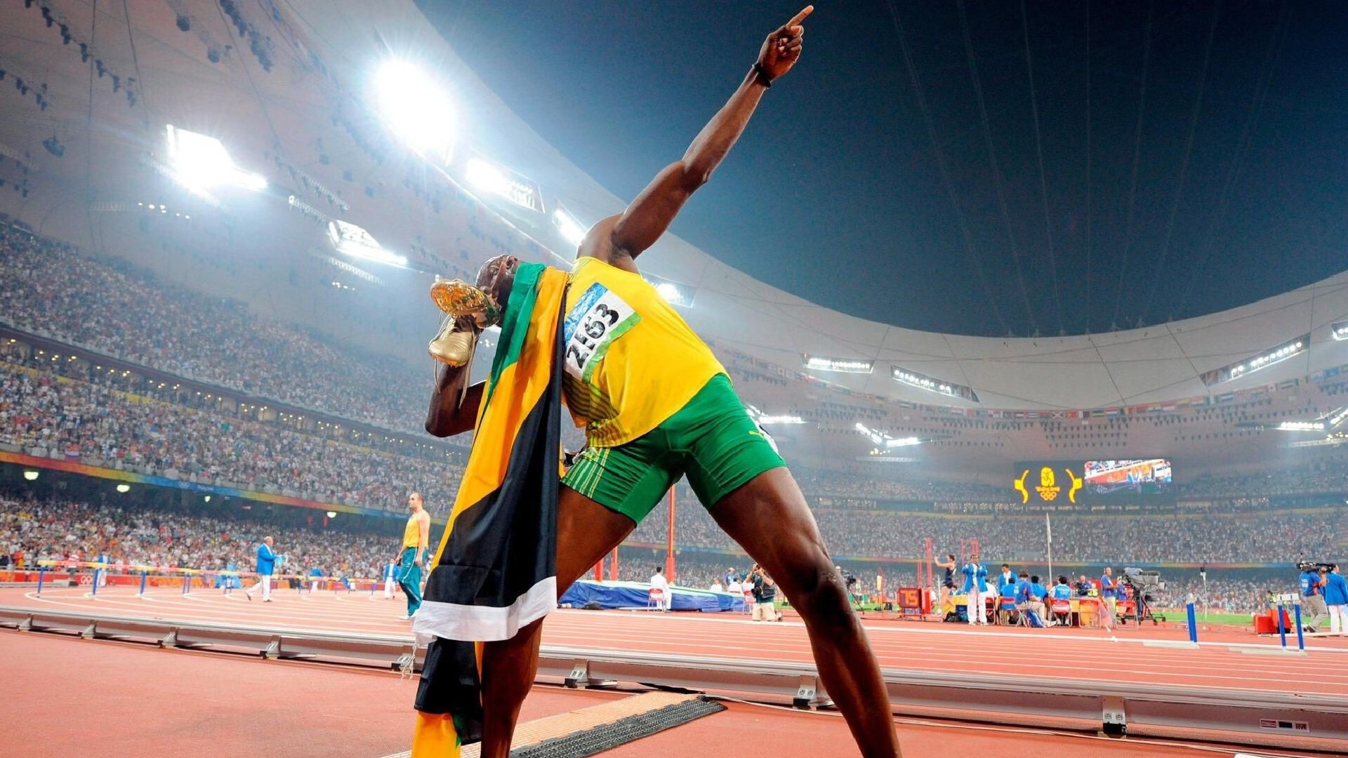 日本队比赛节奏快，战术执行力强，日本队的比赛